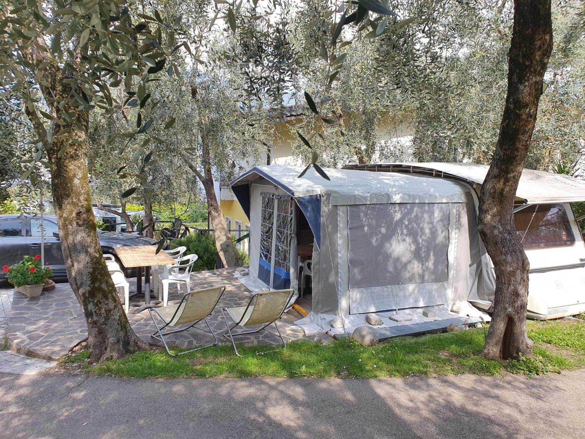 Camping Le Maior Otel Brenzone sul Garda Dış mekan fotoğraf